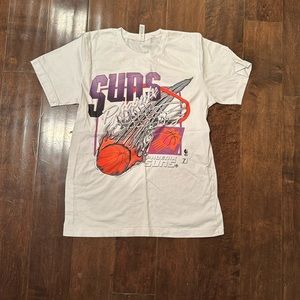 Gildan medium white tee